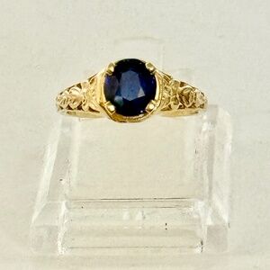 Gorgeous sapphire 14k yellow gold ring diamond accents